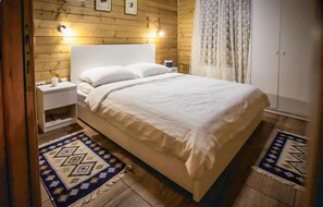 4 bedrooms, in-room safe, travel crib, free WiFi