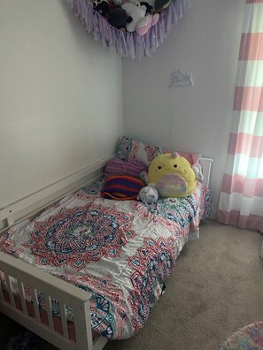 4 chambres, fer et planche à repasser, Wi-Fi, draps fournis