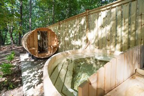 Bain à remous extérieur