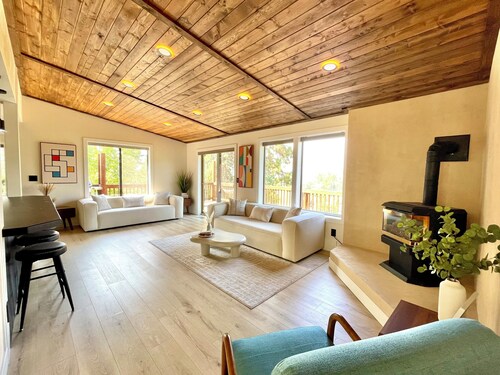 🌲Lake View Nature House with Theatre, Game Room, and Gym🌲