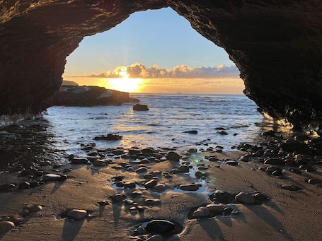 Beach. Clifftop nature retreat with stunning ocean views