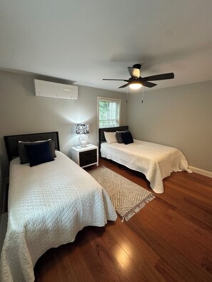 3 bedrooms, iron/ironing board, free WiFi, bed sheets - Perfect 3-bedroom family house in beautiful Westerly, Rhode Island! (Westerly)