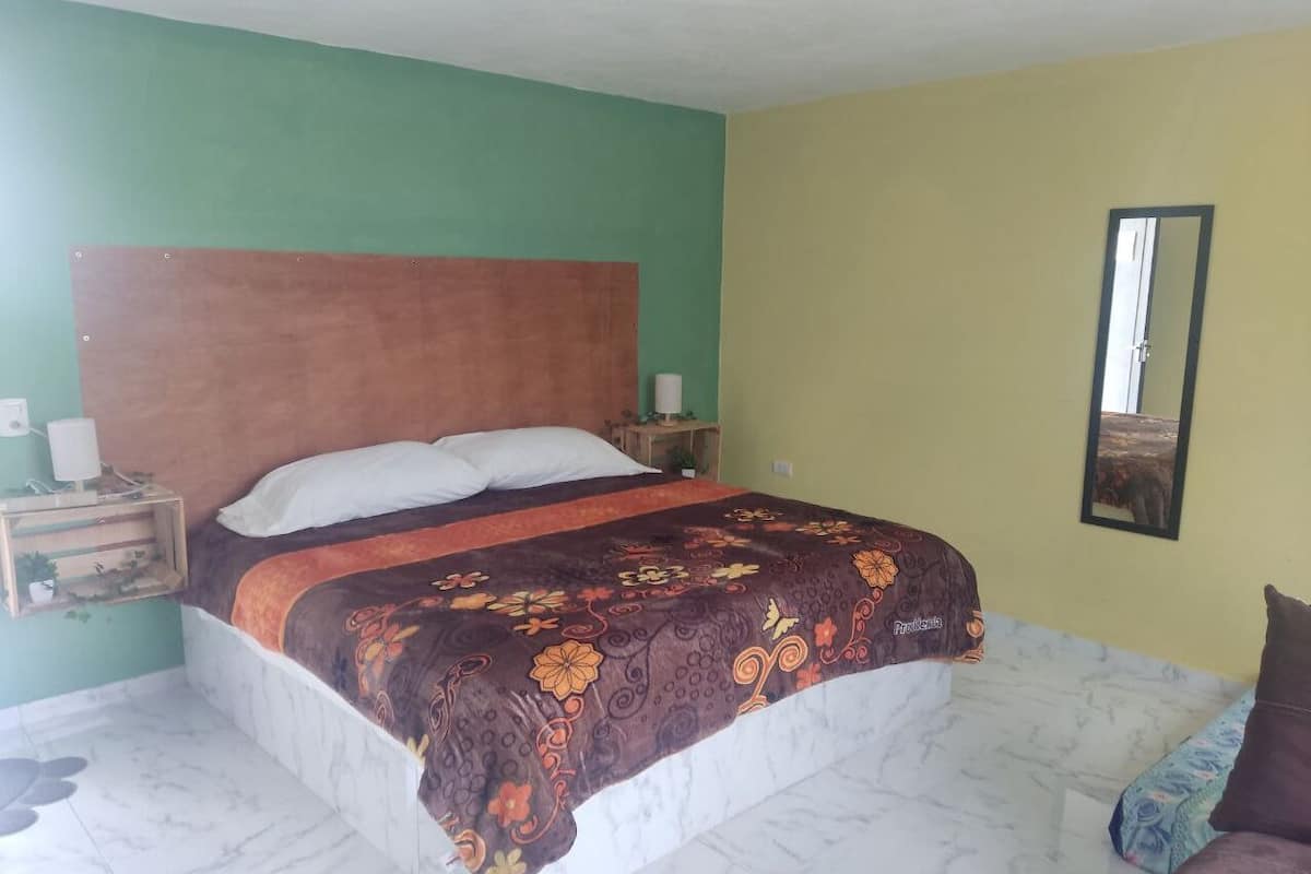 Classic Triple Room, Balcony, City View | Bathroom | Shower, towels, soap, shampoo