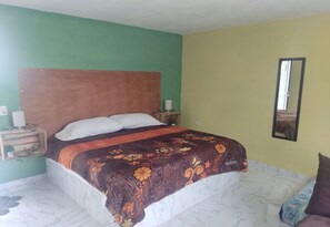 Classic Triple Room, Balcony, City View | Bathroom - Hotel Mextlitlán Tierra de Lunas (Zacatlán)