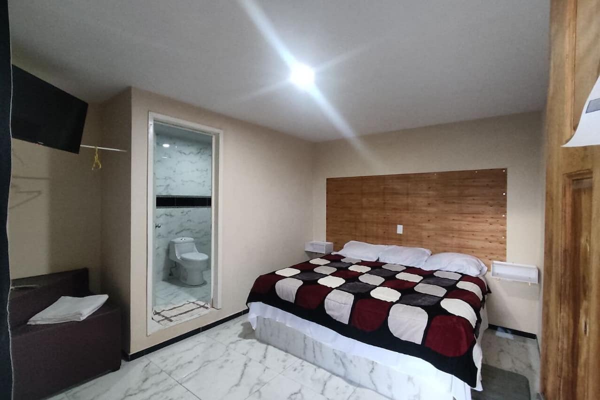 Classic Double or Twin Room | Laptop workspace, free WiFi