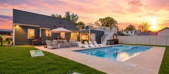 Lambeau View 🏈 | Pool · Spa 💦 | Rooftop · Fire Table 🔥 | Entertainment Room 🎉