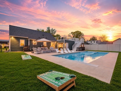 Lambeau View 🏈 | Pool · Spa 💦 | Rooftop · Fire Table 🔥 | Entertainment Room 🎉