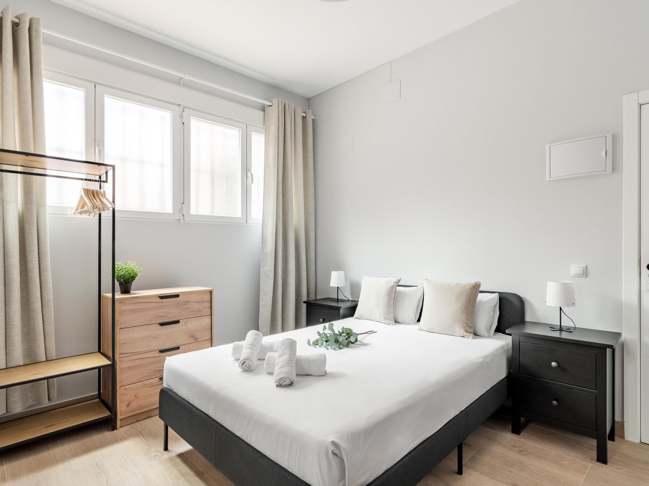 Fer et planche à repasser, accès Internet, draps fournis