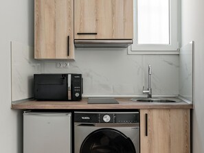 Réfrigérateur, micro-ondes, four, lave-vaisselle