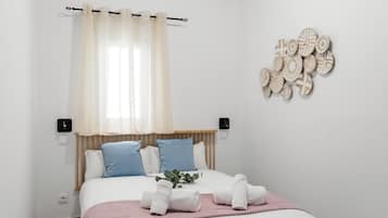 2 bedrooms, iron/ironing board, WiFi, bed sheets