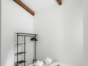 3 chambres, fer et planche à repasser, accès Internet, draps fournis