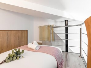 3 habitaciones, tabla de planchar con plancha, internet y ropa de cama 