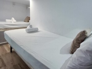 Iron/ironing board, internet, bed sheets