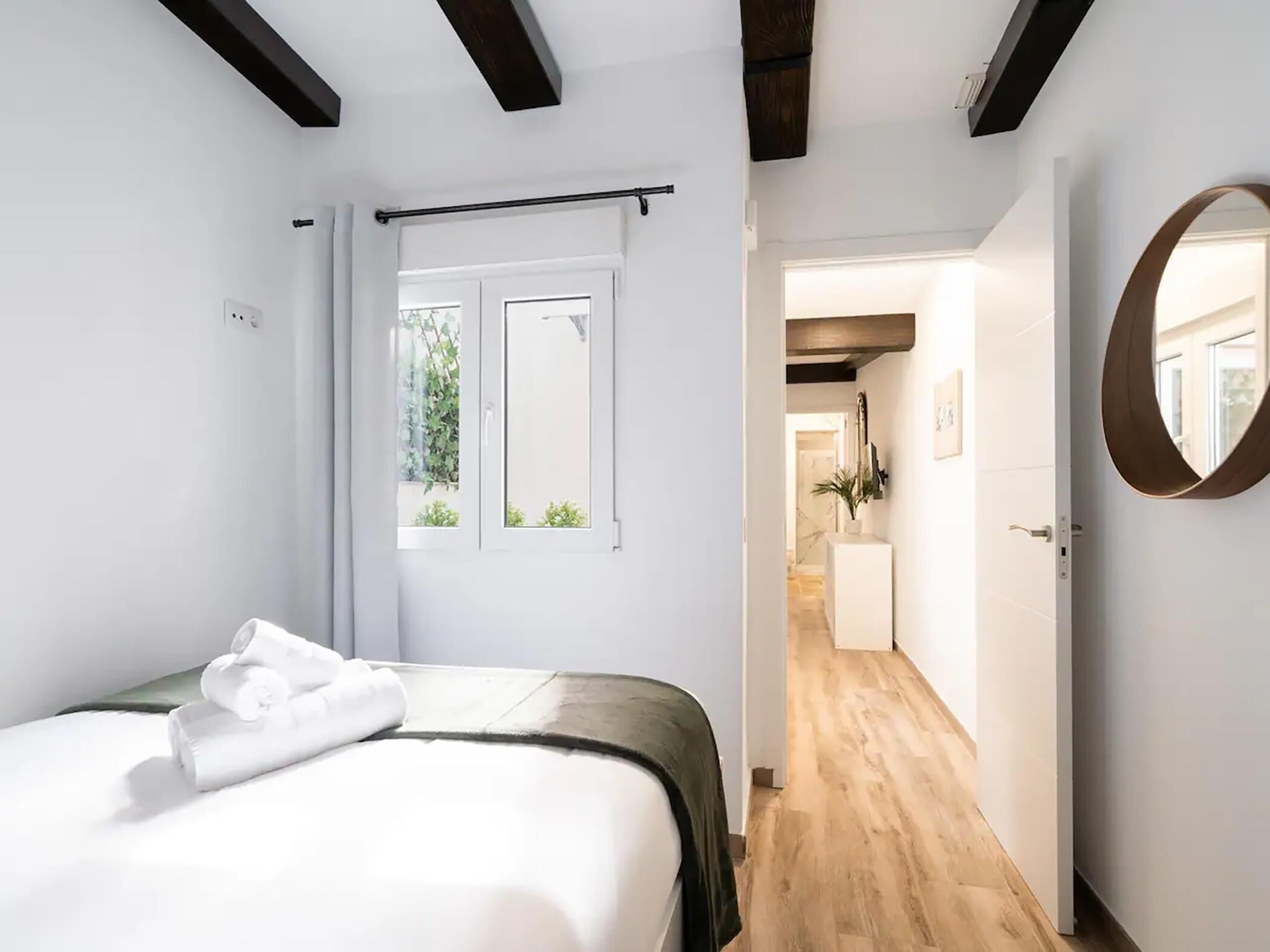 1 slaapkamer, een strijkplank/strijkijzer, internet, beddengoed