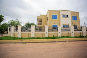 Exterior - Gateway Lodge (Tamale)
