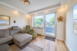 Unclassified image, 4 of 34, button