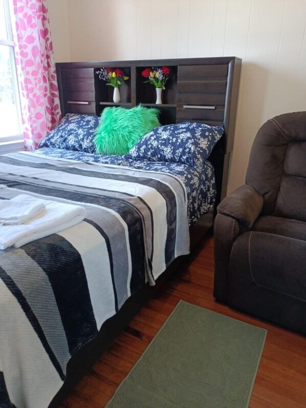 Deluxe Single Room - Fada Guest House Newark NJ  Airport EWR (Newark)