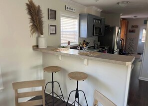 Mikrovågsugn, ugn, spishäll och diskmaskin