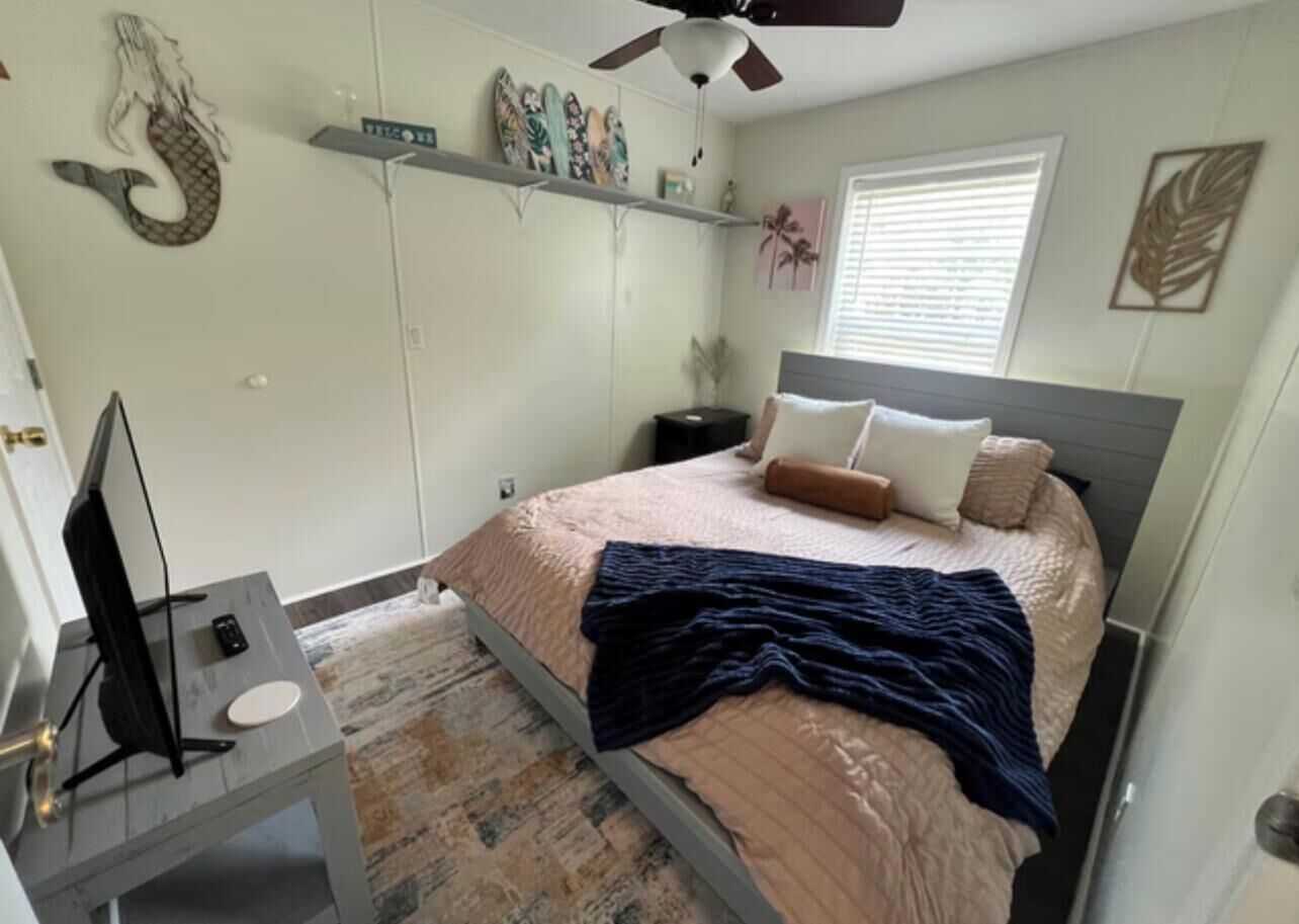 3 habitaciones, tabla de planchar con plancha, wifi y ropa de cama 