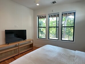4 bedrooms, in-room safe, iron/ironing board, WiFi (free)