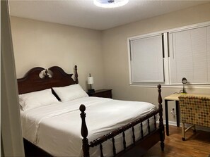 2 bedrooms, desk, iron/ironing board, free WiFi