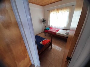 1 habitación, wifi y ropa de cama