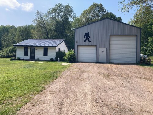 Squatch Mountain is a 2-bedroom Cabin for all your "UPNORTH" Fun!  Dog Friendly 