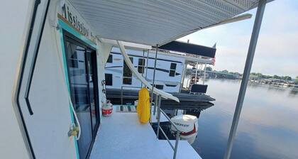 Premium 56' Houseboat w/Hot Tub, 4 Beds, Water Slide, and WiFi off Mississippi