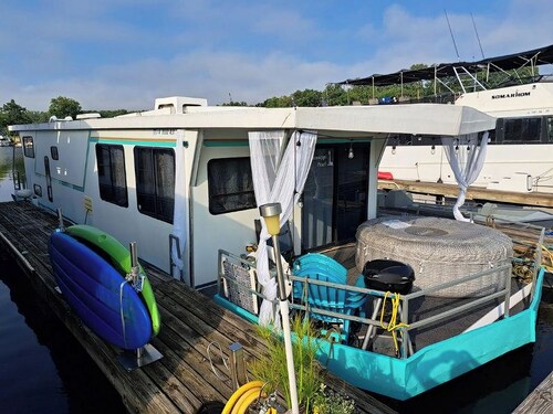 Premium 56' Houseboat w/Hot Tub, 4 Beds, Water Slide, and WiFi off Mississippi