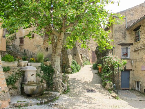 Maison de Village Les Ormeaux by Interhome
