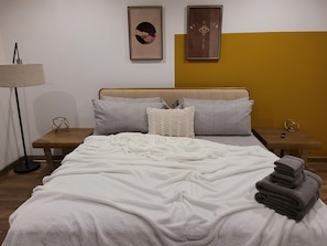 6 bedrooms, iron/ironing board, travel crib, free WiFi