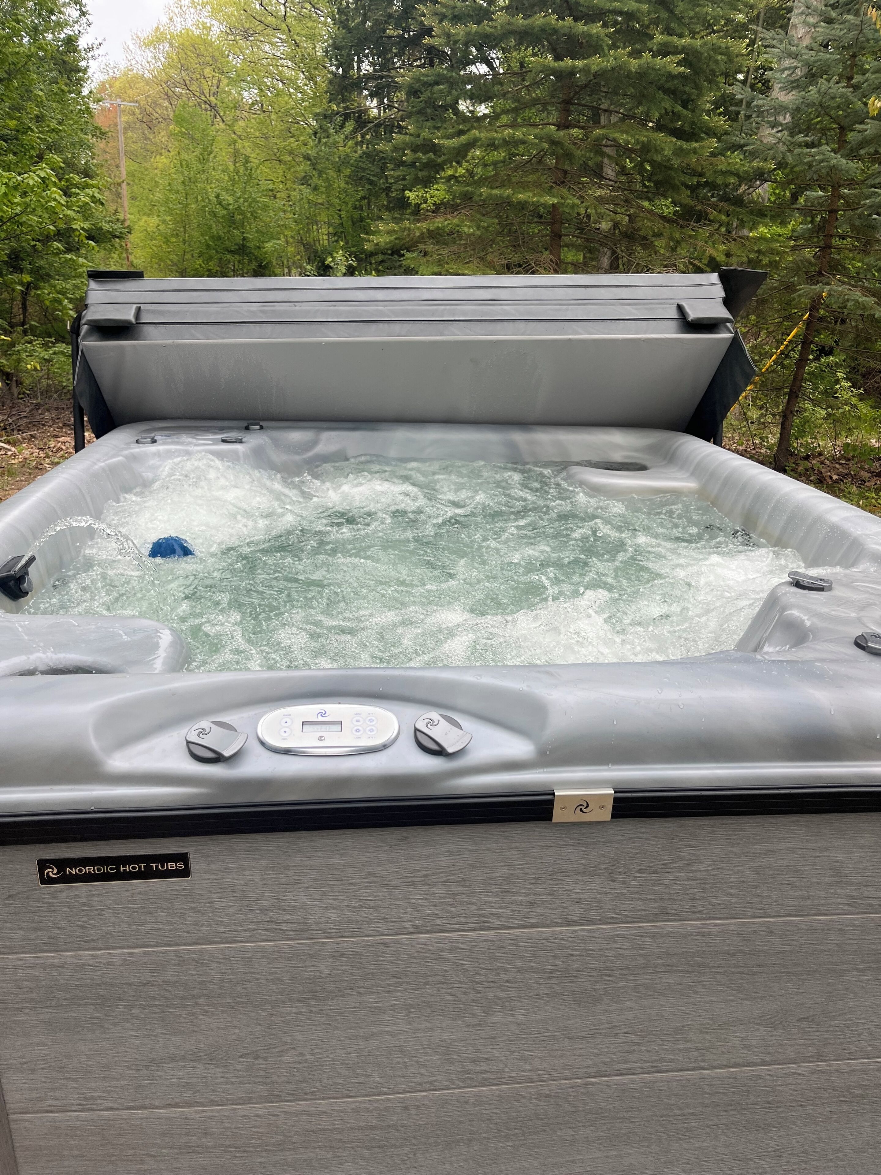 Baignoire à remous extérieure