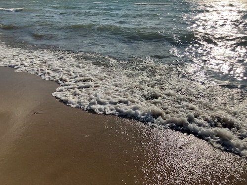 HOT TUB, beach access, 2-bdrm cottage just outside Port Austin with AC & WiFi #1