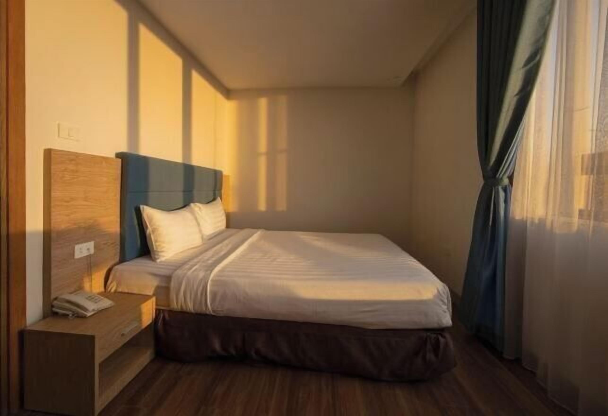 Minibar, desk, blackout drapes, soundproofing