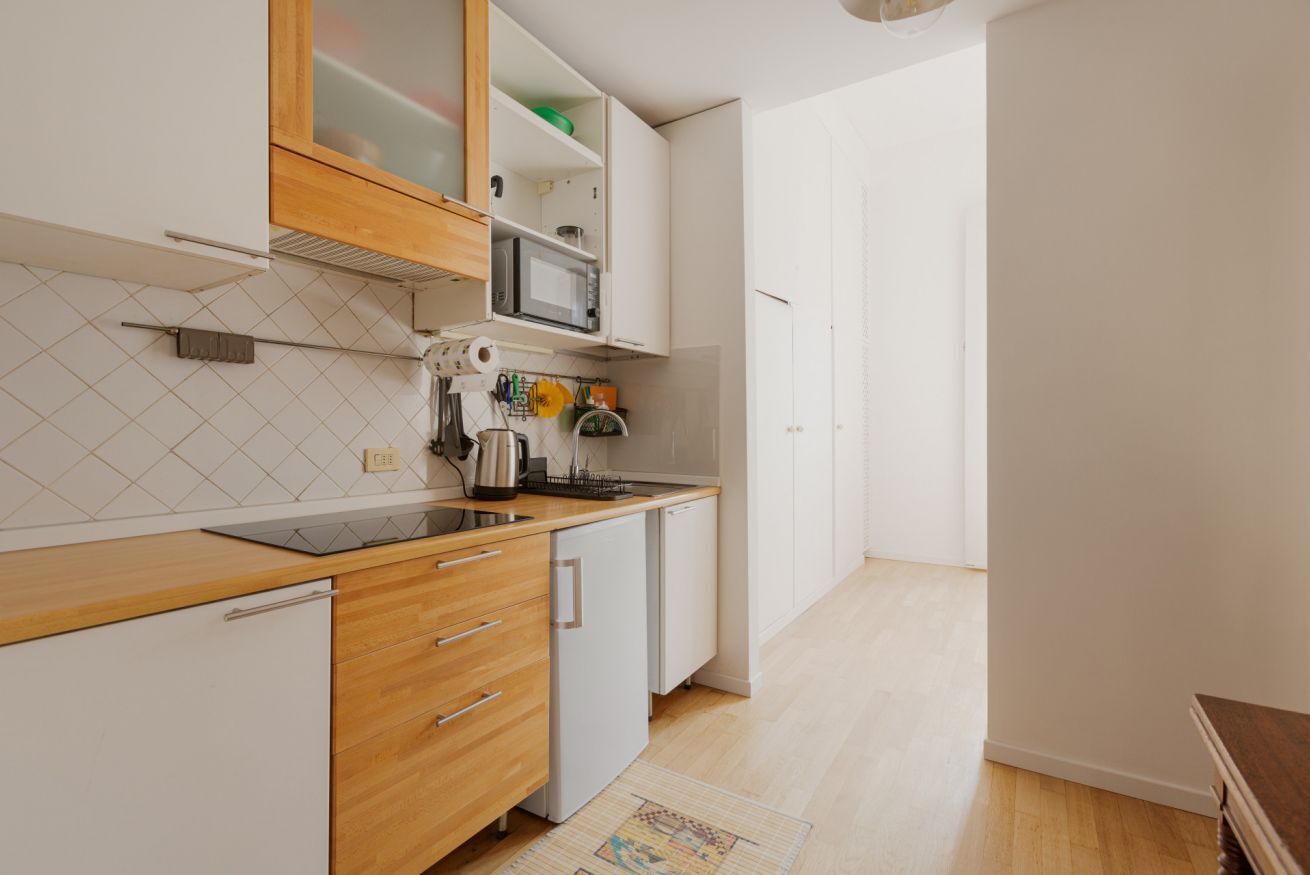 Fridge, microwave, stovetop, electric kettle