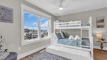 4 bedrooms, iron/ironing board, travel crib, free WiFi