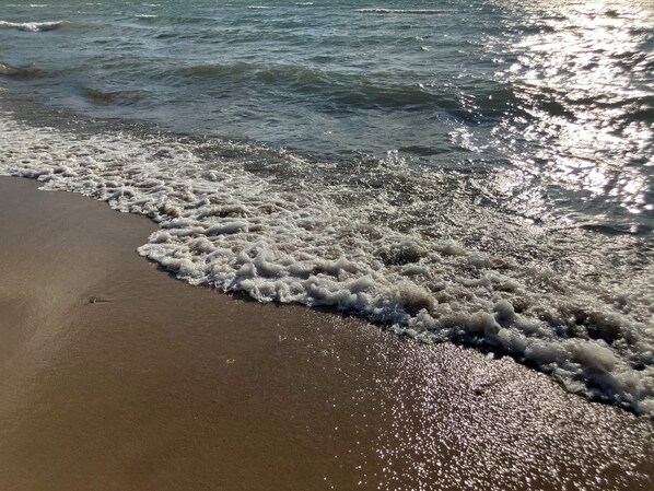 Beach - Hot Tub, pristine beach access, 2-bdrm cottage with AC, WiFi near Port Austin #2 (Port Austin)