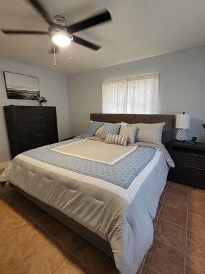 4 Schlafzimmer, Bügeleisen/Bügelbrett, Reisekinderbett, WLAN