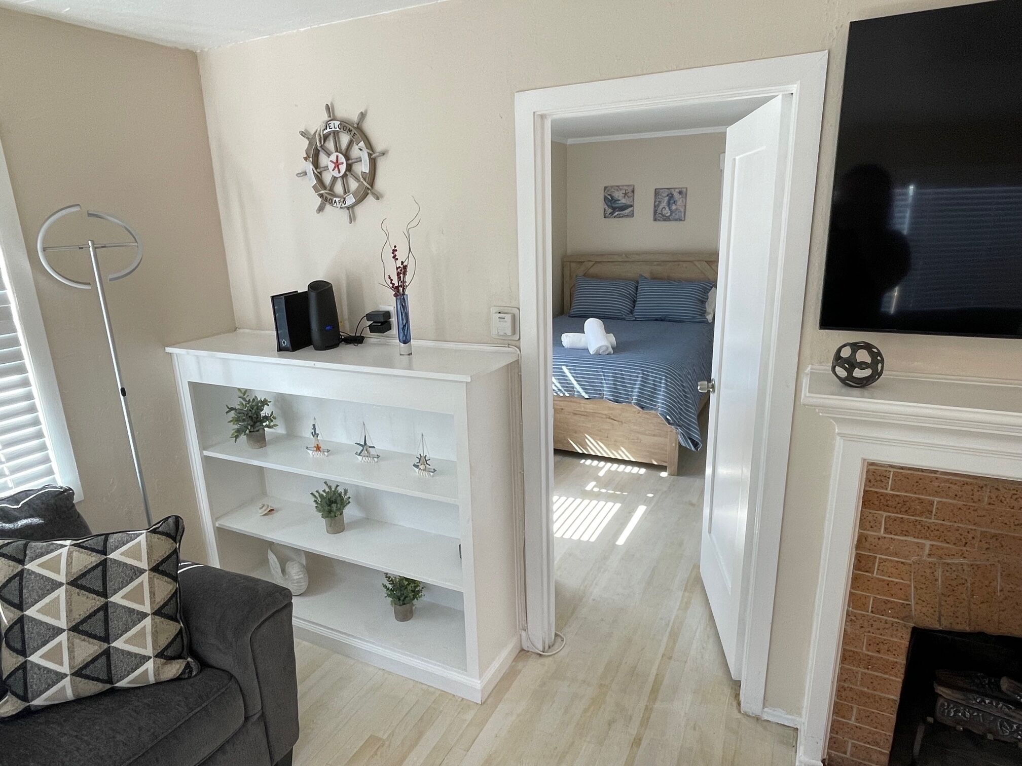 2 bedrooms, desk, iron/ironing board, travel crib