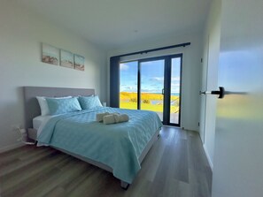 3 dormitoris, planxa i posts de planxar, wifi i roba de llit 