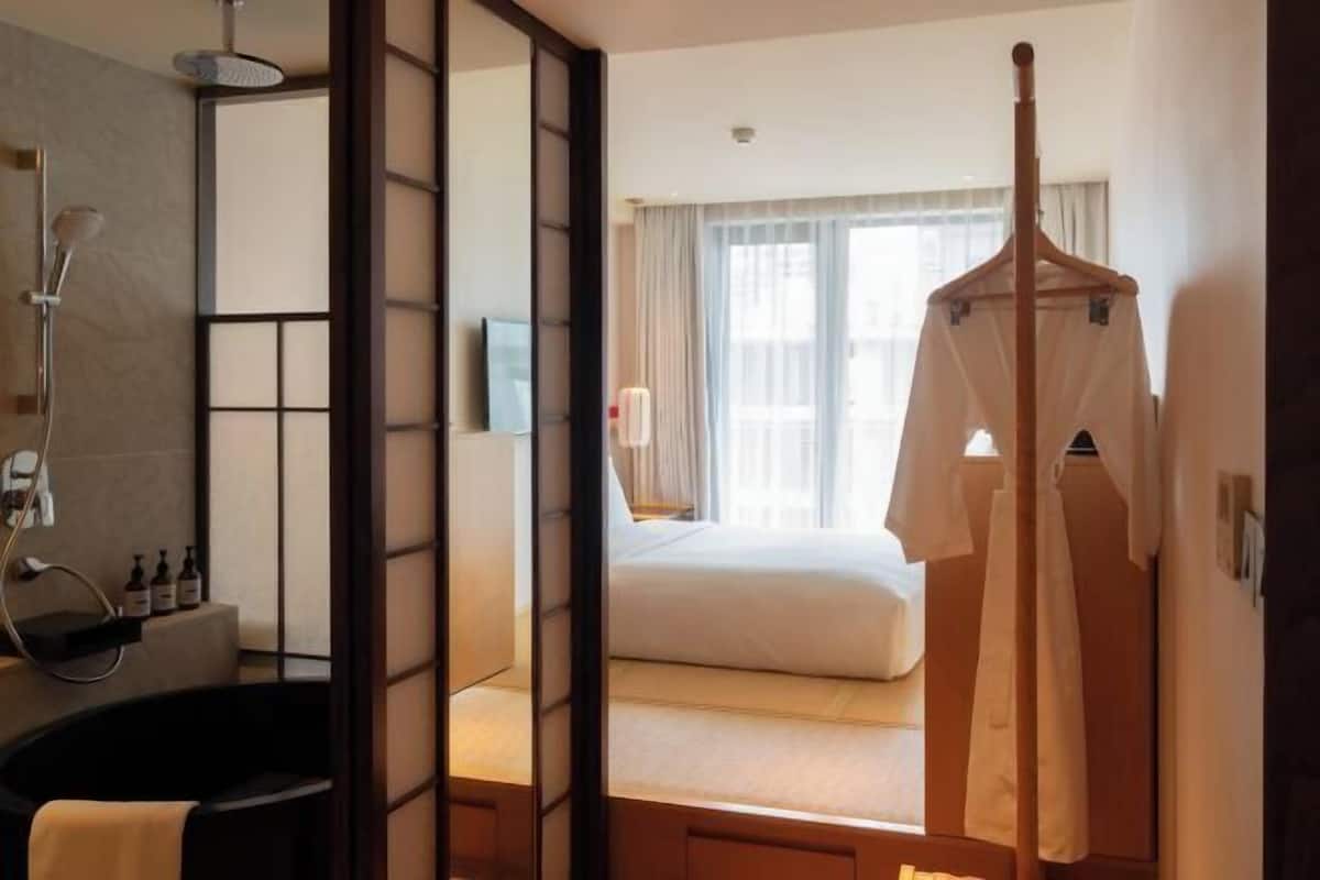 1 bedroom, minibar, in-room safe, desk