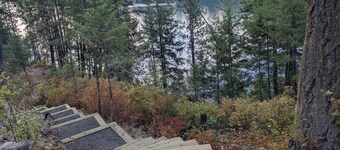 4-bedroom Private Lake House in charming Nine Mile Falls 