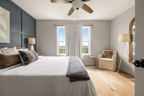 4 bedrooms, desk, iron/ironing board, WiFi