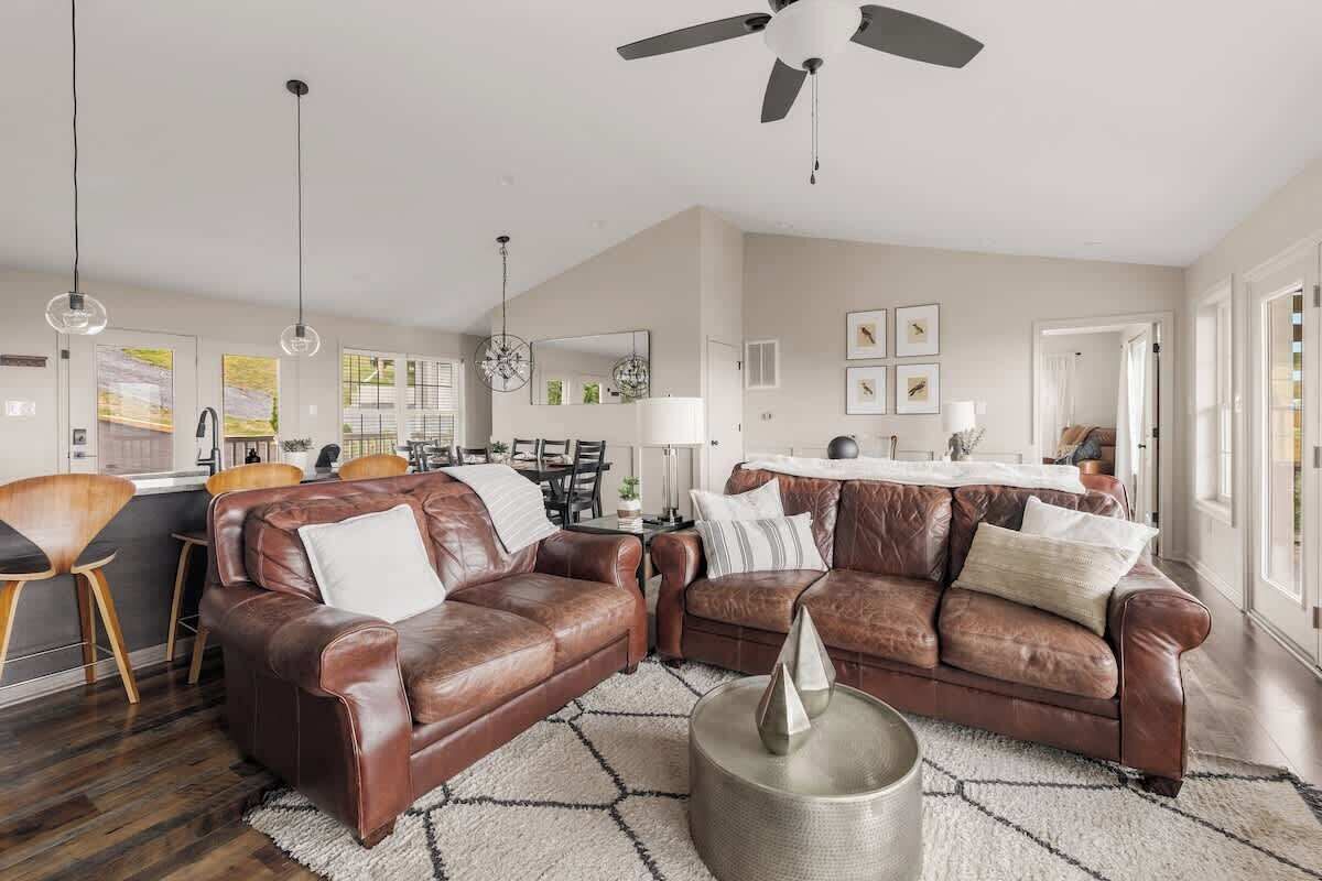 Smart TV, fireplace, offices