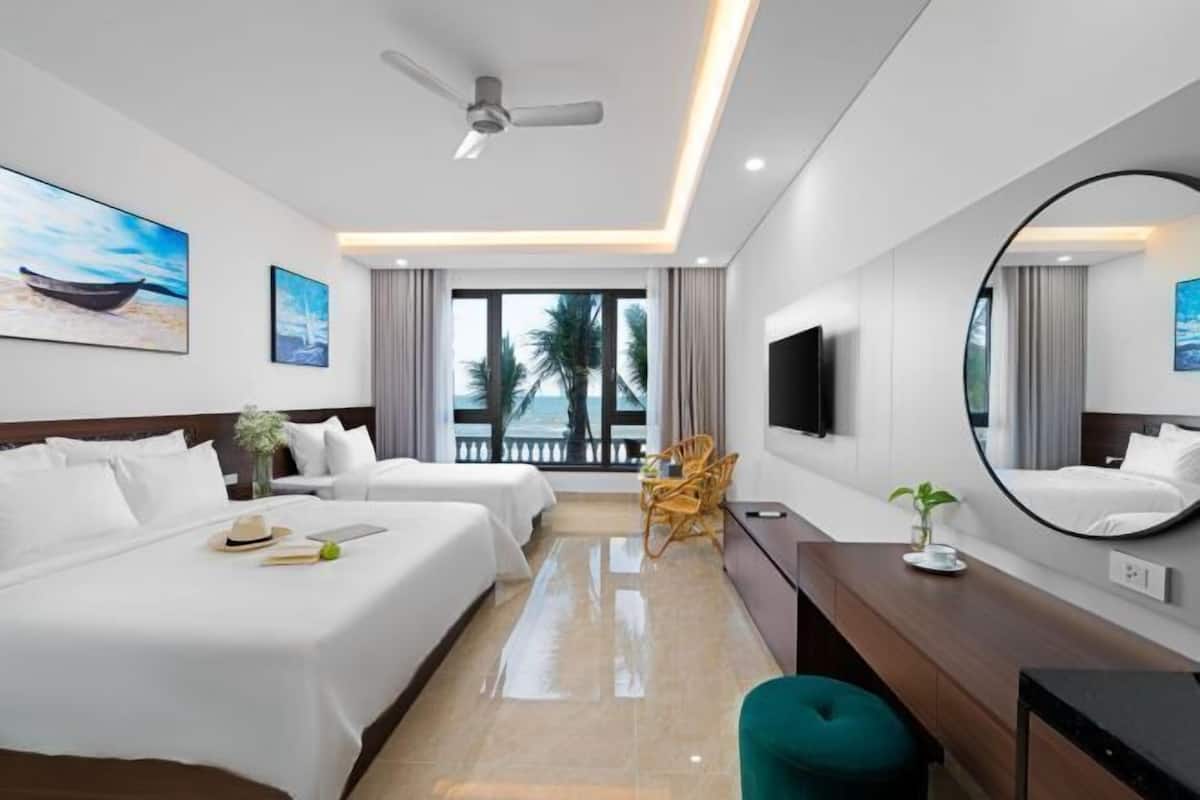 1 bedroom, minibar, desk, blackout drapes