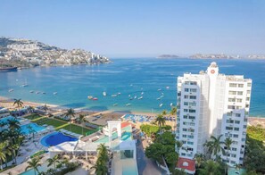 View from property - Beachfront Paradise at Armandos Le Club (Acapulco)