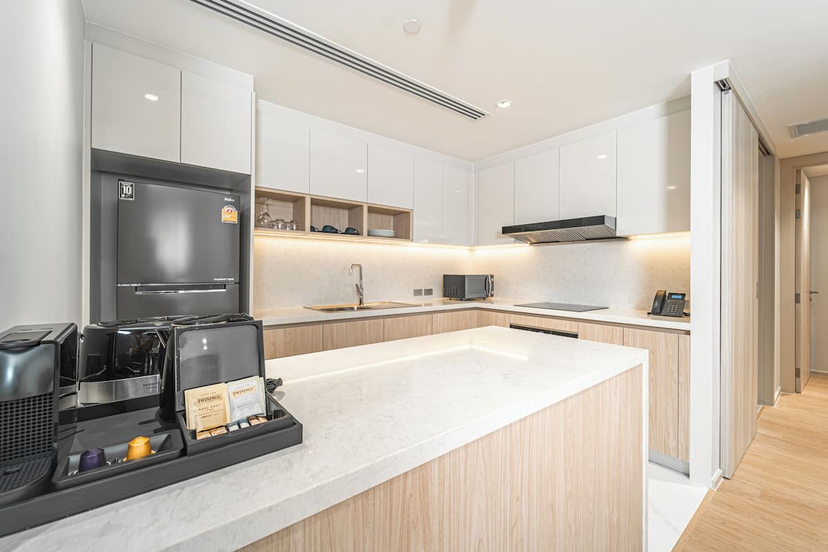 Family Room, 2 Bedrooms | Private kitchen | Espresso maker, coffee/tea maker, electric kettle