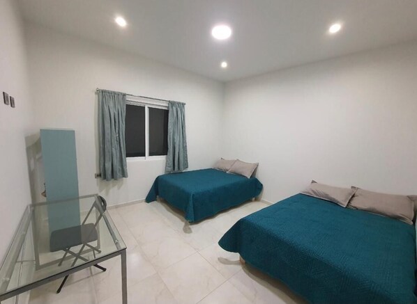 3 bedrooms, iron/ironing board, WiFi