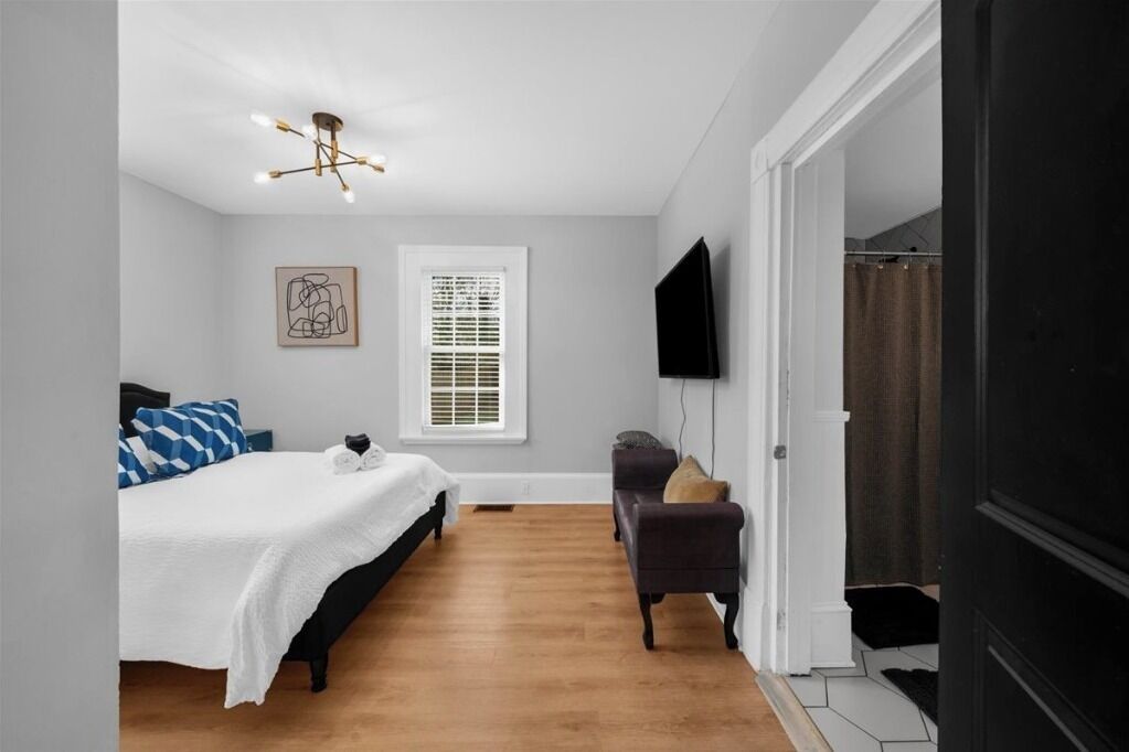 3 bedrooms, desk, free WiFi, bed sheets