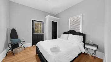 3 bedrooms, desk, free WiFi, bed sheets